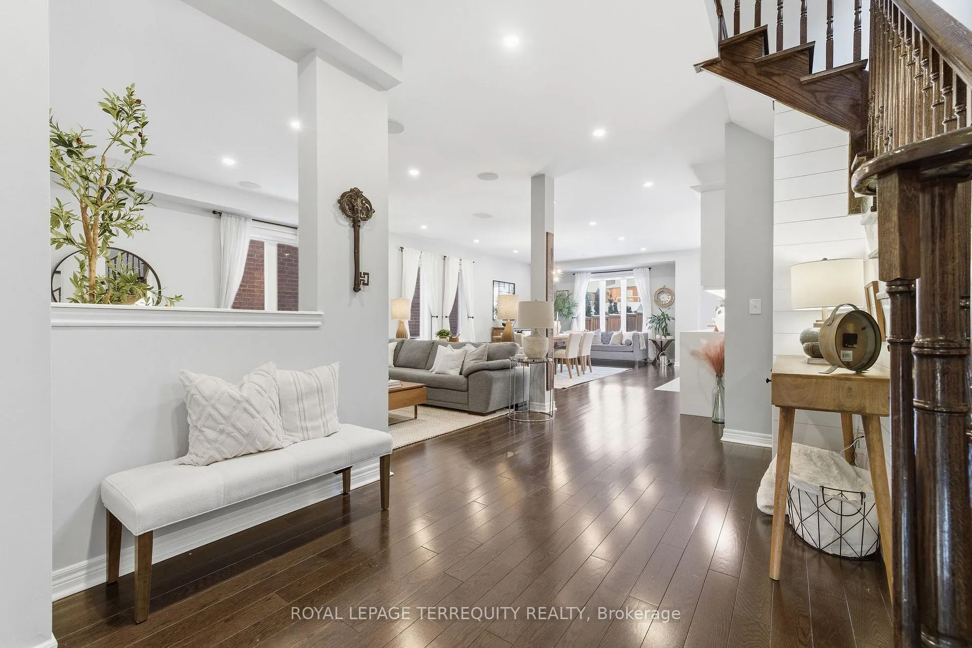 Photo 8 of 146 Underwood Drive, Whitby, Brooklin — HOMEH