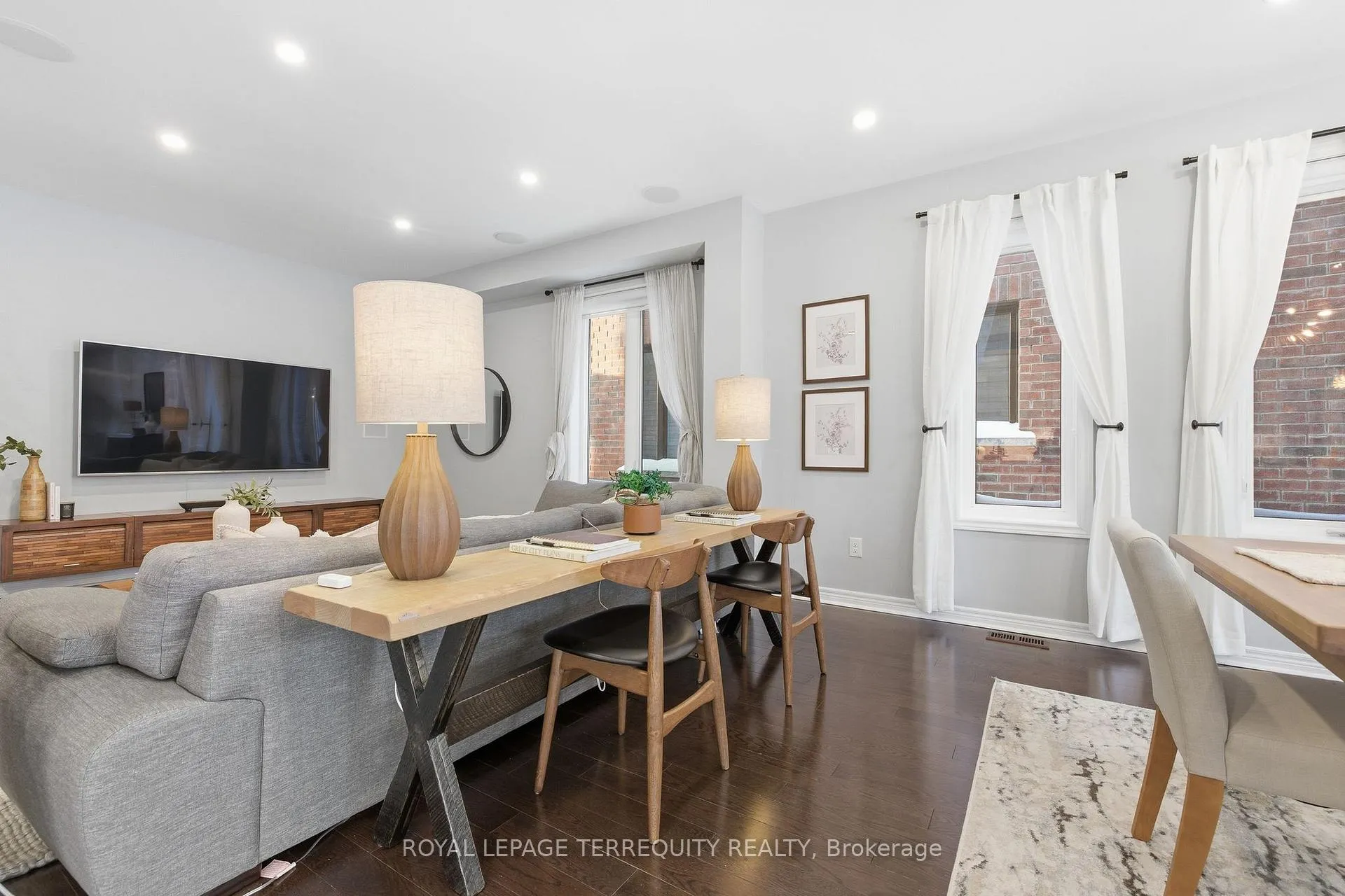 Photo 11 of 146 Underwood Drive, Whitby, Brooklin — HOMEH