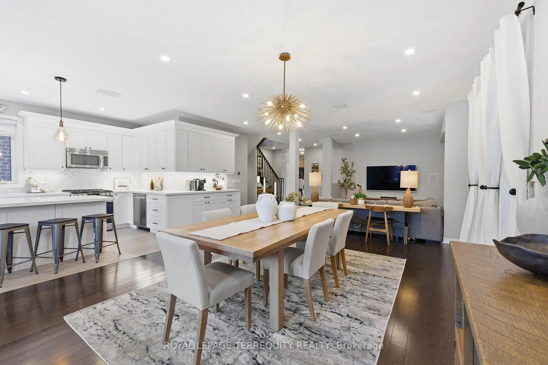 Photo 13 of 146 Underwood Drive, Whitby, Brooklin — HOMEH