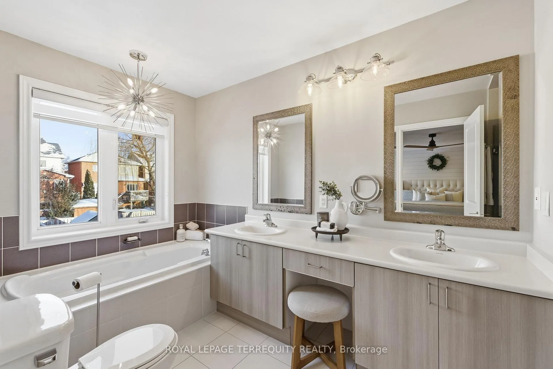 Photo 23 of 146 Underwood Drive, Whitby, Brooklin — HOMEH