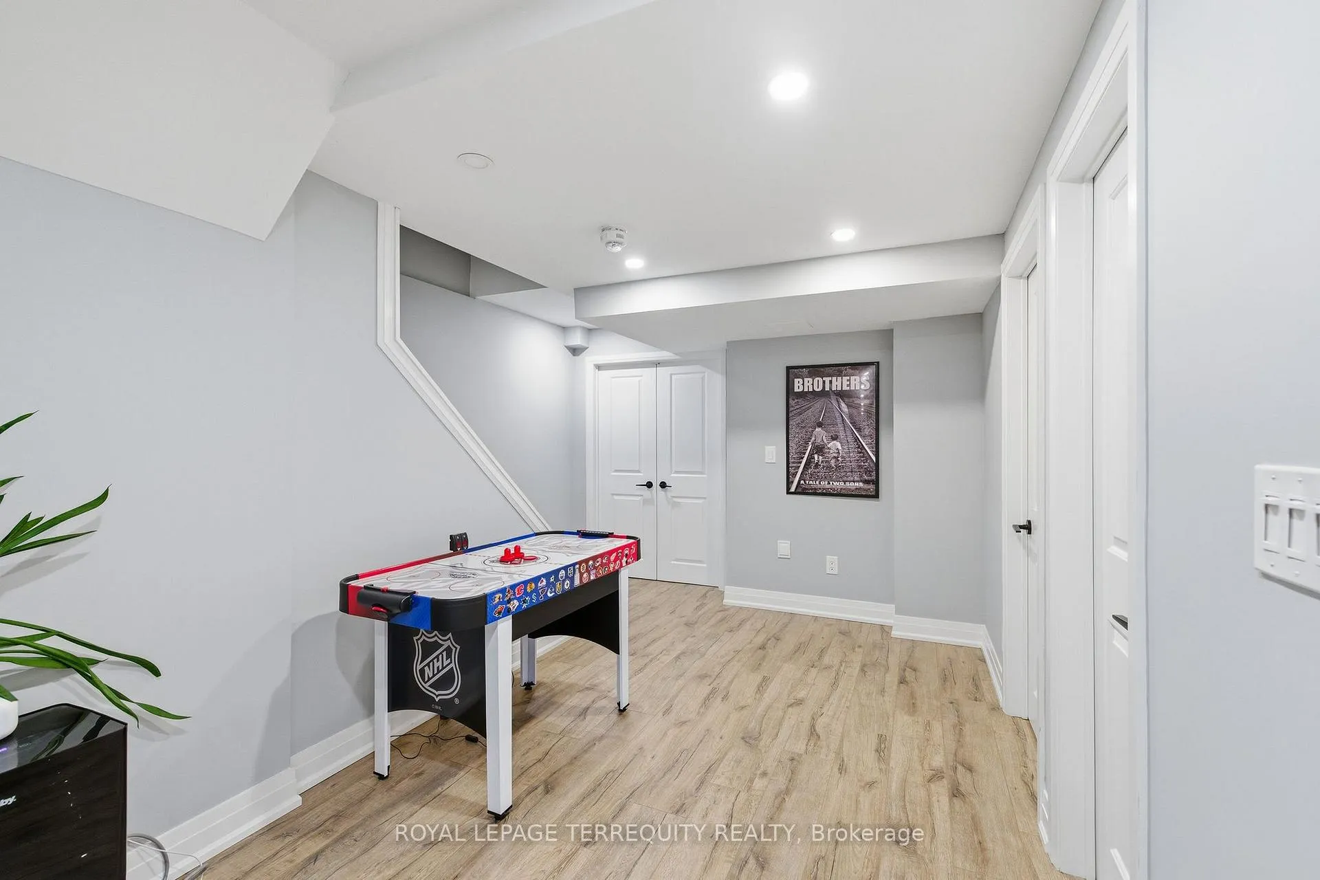 Photo 30 of 146 Underwood Drive, Whitby, Brooklin — HOMEH