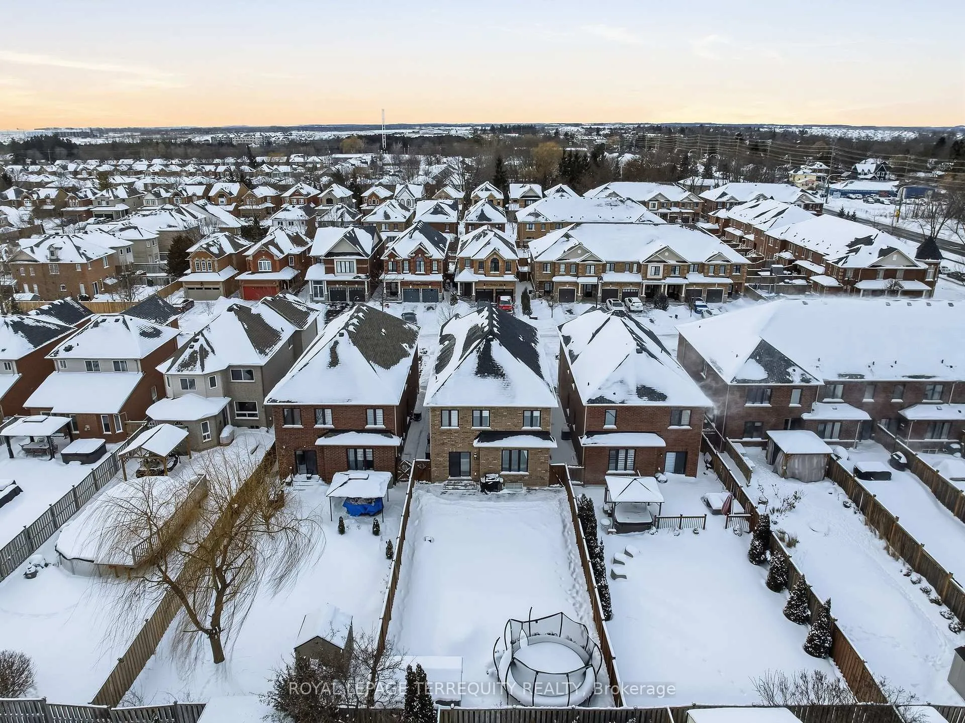 Photo 46 of 146 Underwood Drive, Whitby, Brooklin — HOMEH