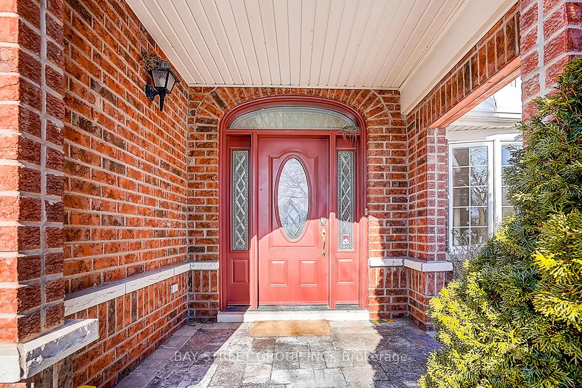 Photo 2 of 1021 Trail Valley Drive, Oshawa, Pinecrest — HOMEH