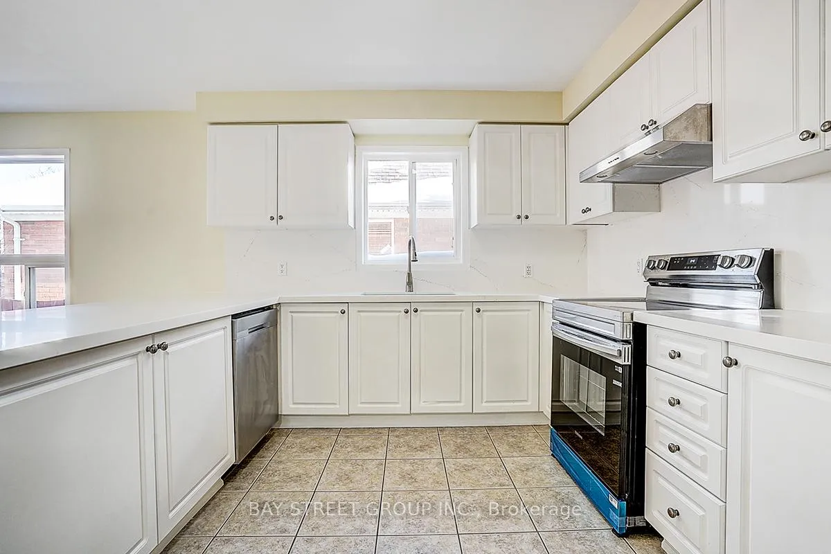 Photo 16 of 1021 Trail Valley Drive, Oshawa, Pinecrest — HOMEH