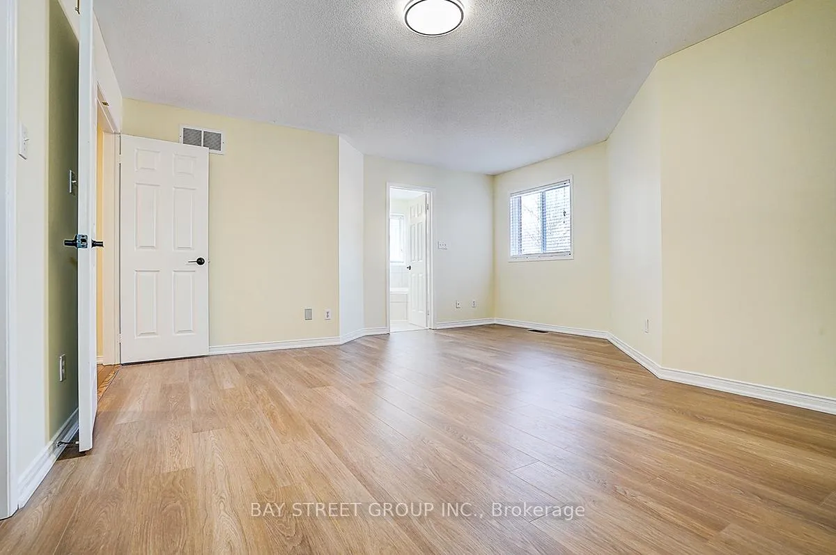 Photo 20 of 1021 Trail Valley Drive, Oshawa, Pinecrest — HOMEH