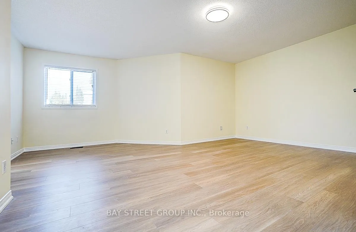 Photo 23 of 1021 Trail Valley Drive, Oshawa, Pinecrest — HOMEH