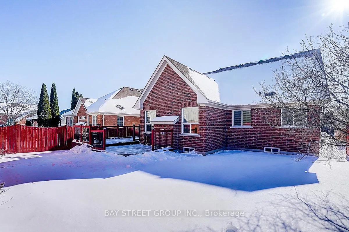 Photo 31 of 1021 Trail Valley Drive, Oshawa, Pinecrest — HOMEH