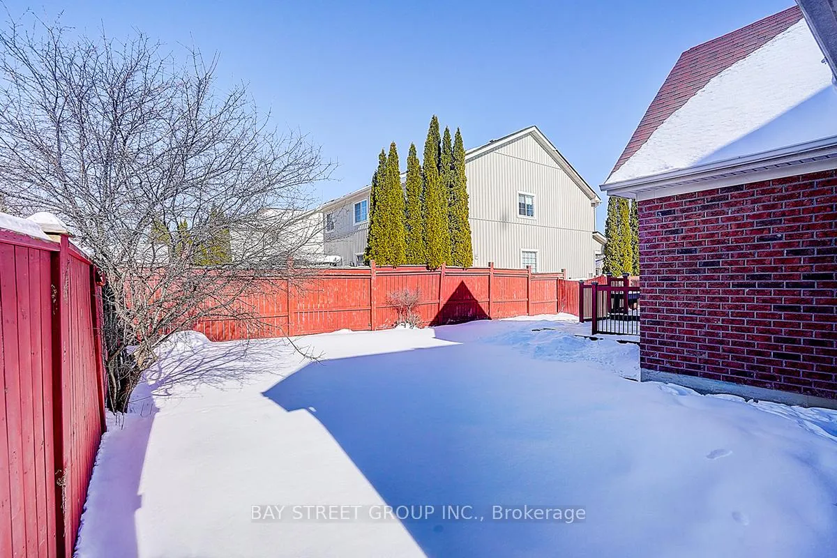 Photo 33 of 1021 Trail Valley Drive, Oshawa, Pinecrest — HOMEH