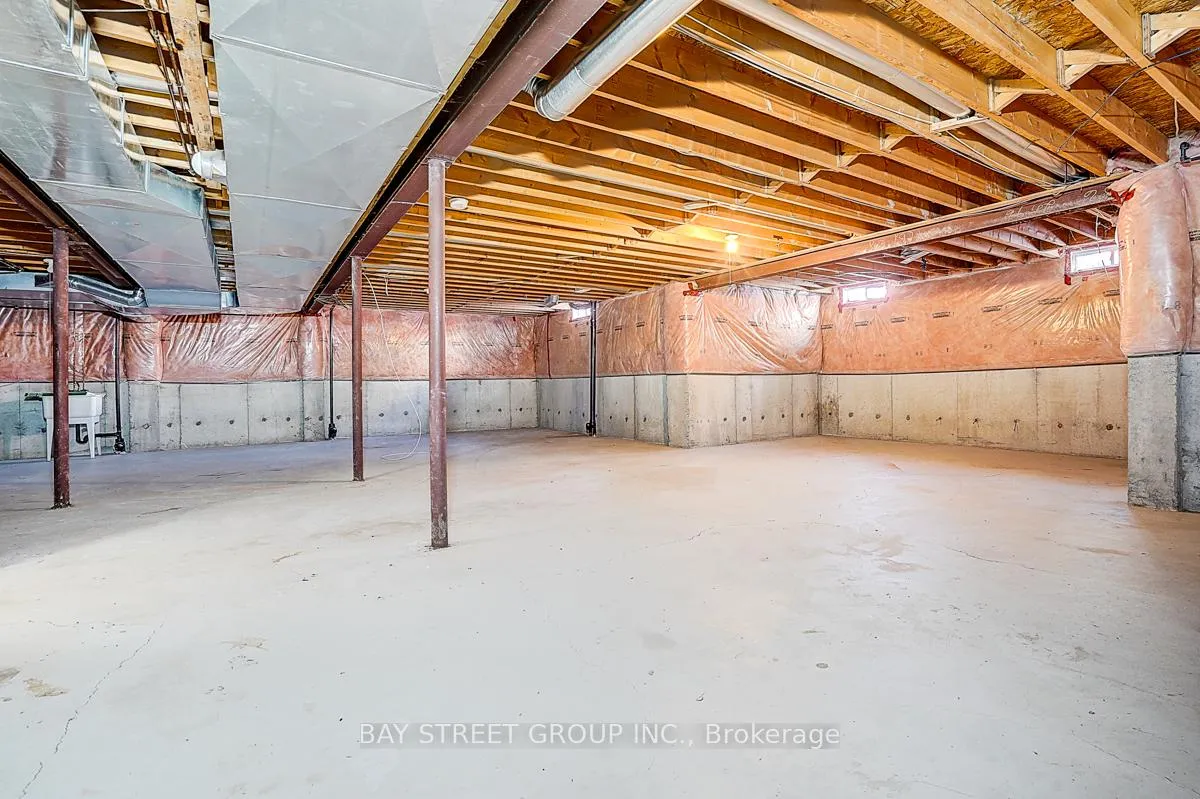 Photo 34 of 1021 Trail Valley Drive, Oshawa, Pinecrest — HOMEH
