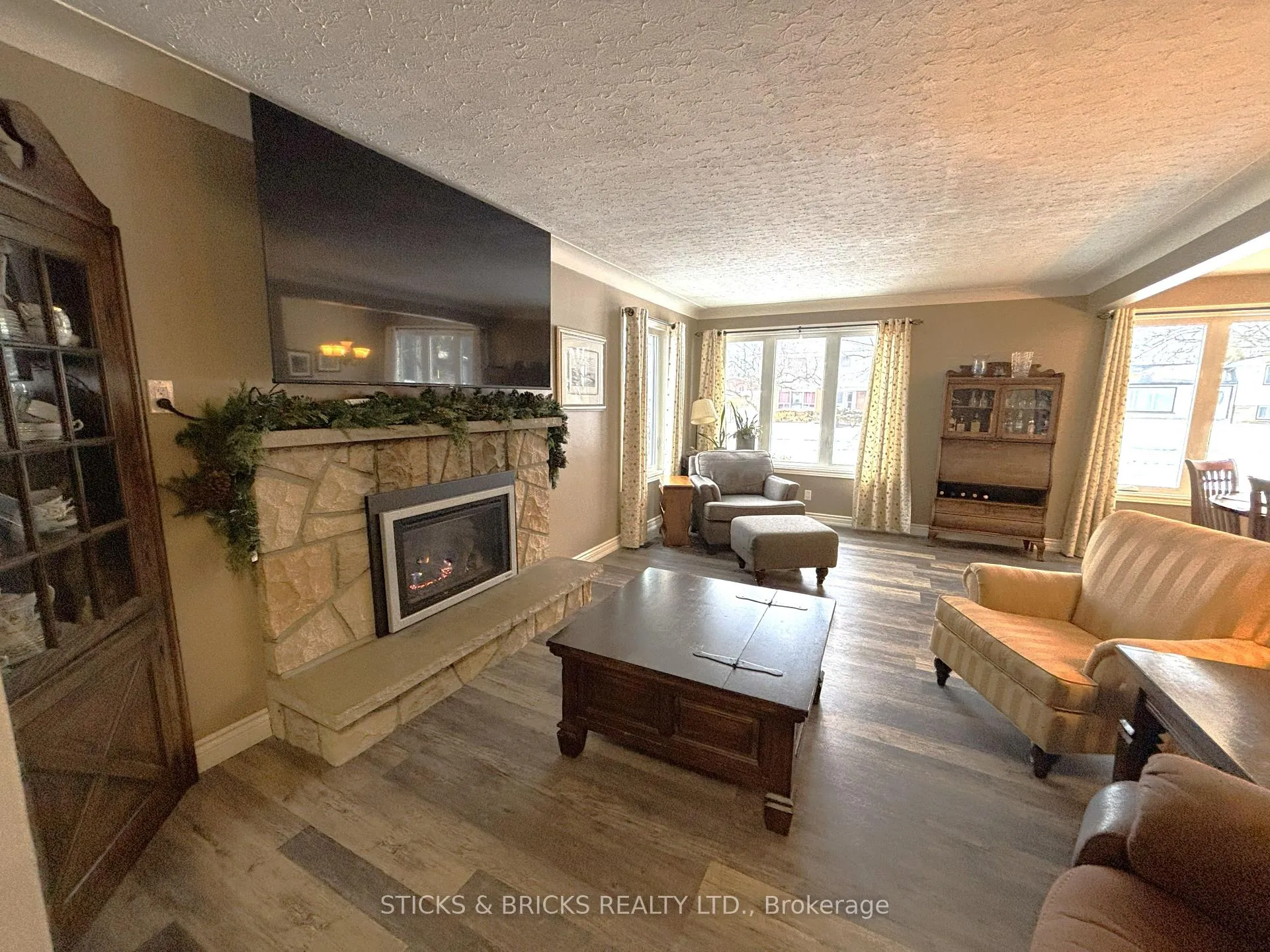 Photo 6 of 6750 Cherrygrove Road, Niagara Falls, Morrison — HOMEH