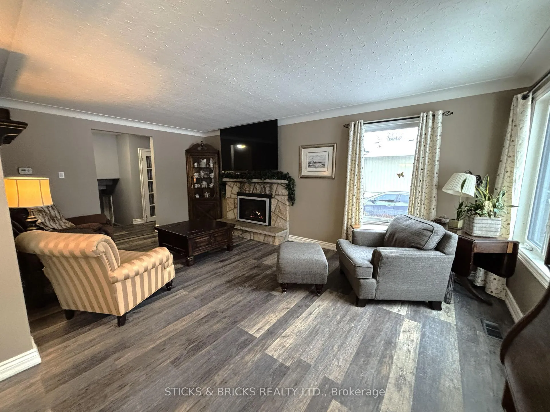 Photo 8 of 6750 Cherrygrove Road, Niagara Falls, Morrison — HOMEH