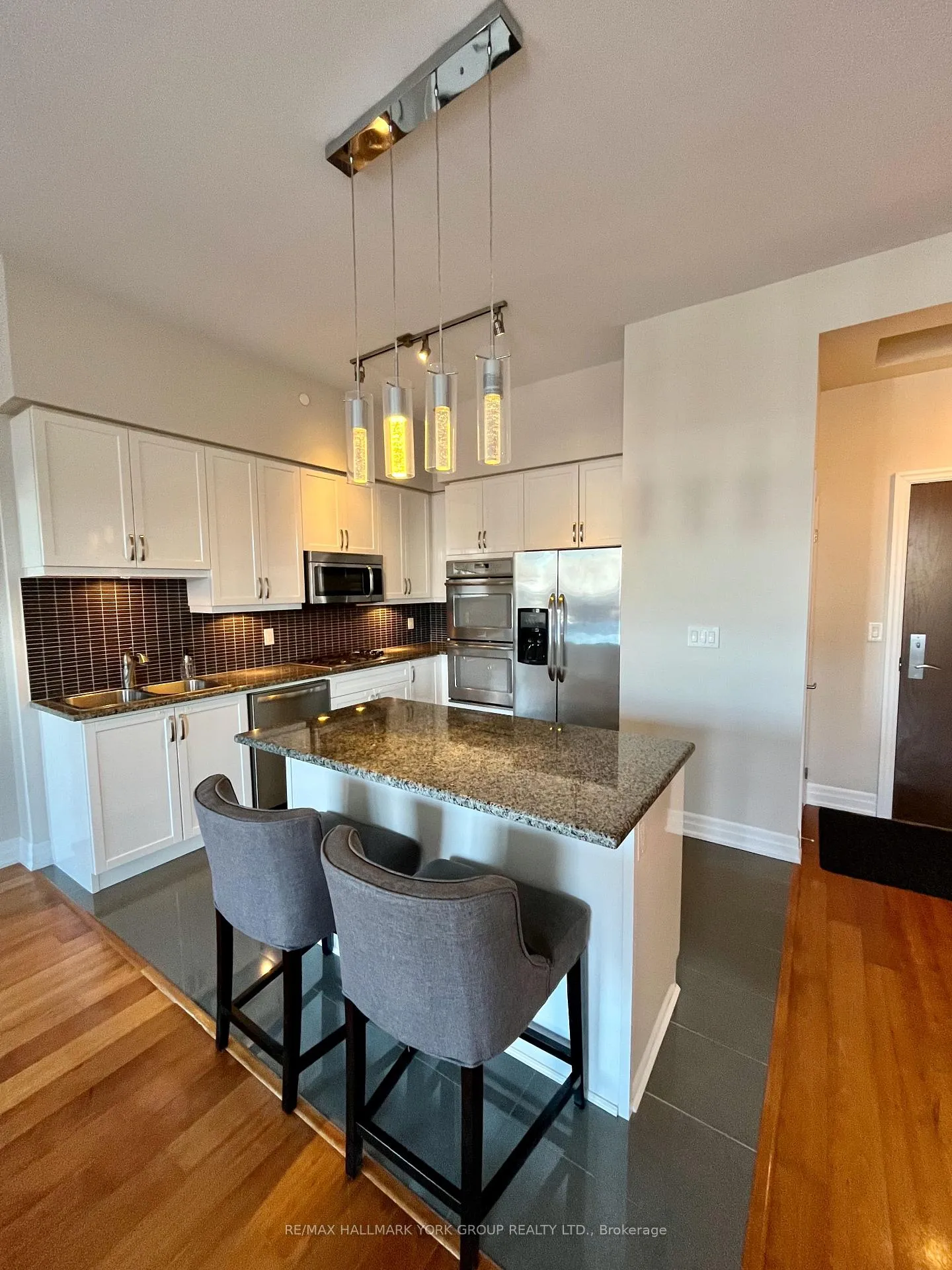Photo 2 of Unit 509, 111 Civic Square Gate, Aurora, Bayview Wellington — HOMEH