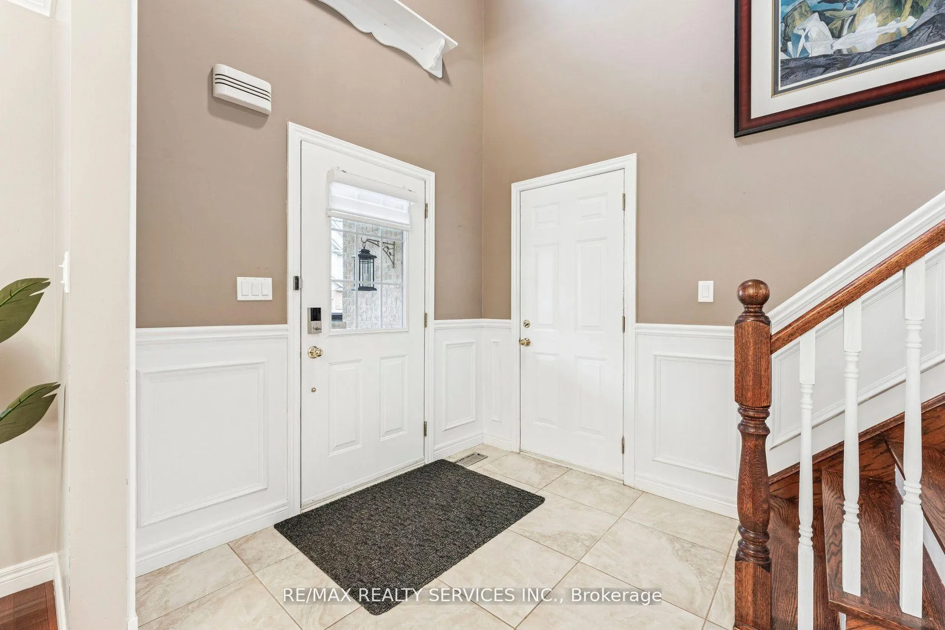 Photo 4 of 14 McKinley Crescent, Caledon, Caledon East — HOMEH