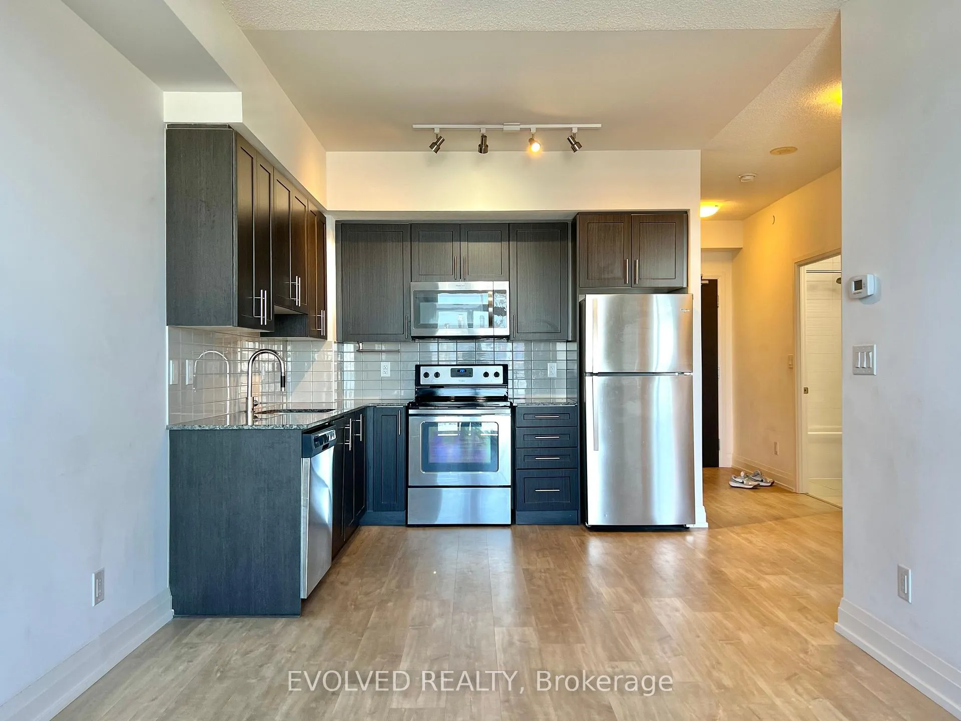 Photo 3 of Unit 417, 3600 Highway 7 Road, Vaughan, East Woodbridge — HOMEH
