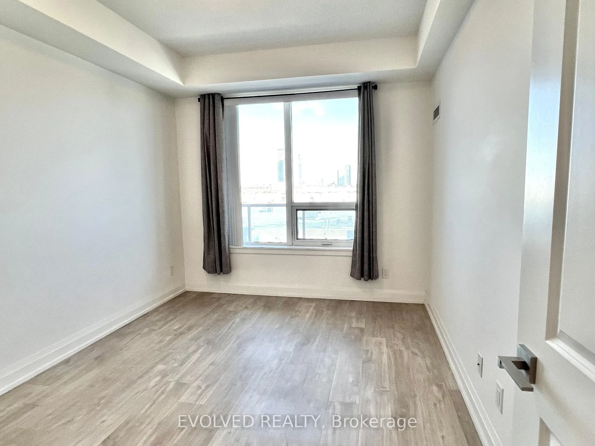 Photo 4 of Unit 417, 3600 Highway 7 Road, Vaughan, East Woodbridge — HOMEH