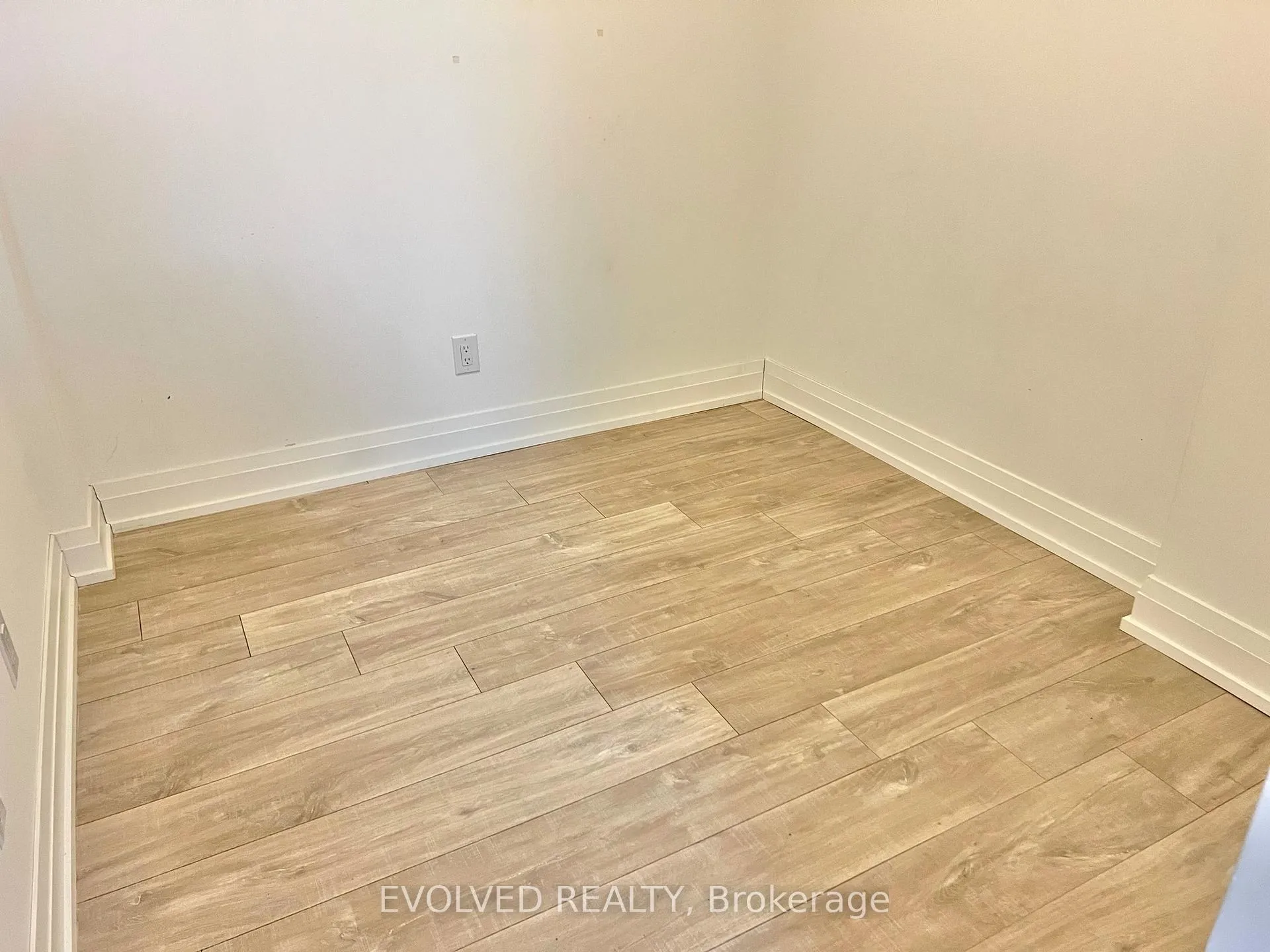 Photo 7 of Unit 417, 3600 Highway 7 Road, Vaughan, East Woodbridge — HOMEH