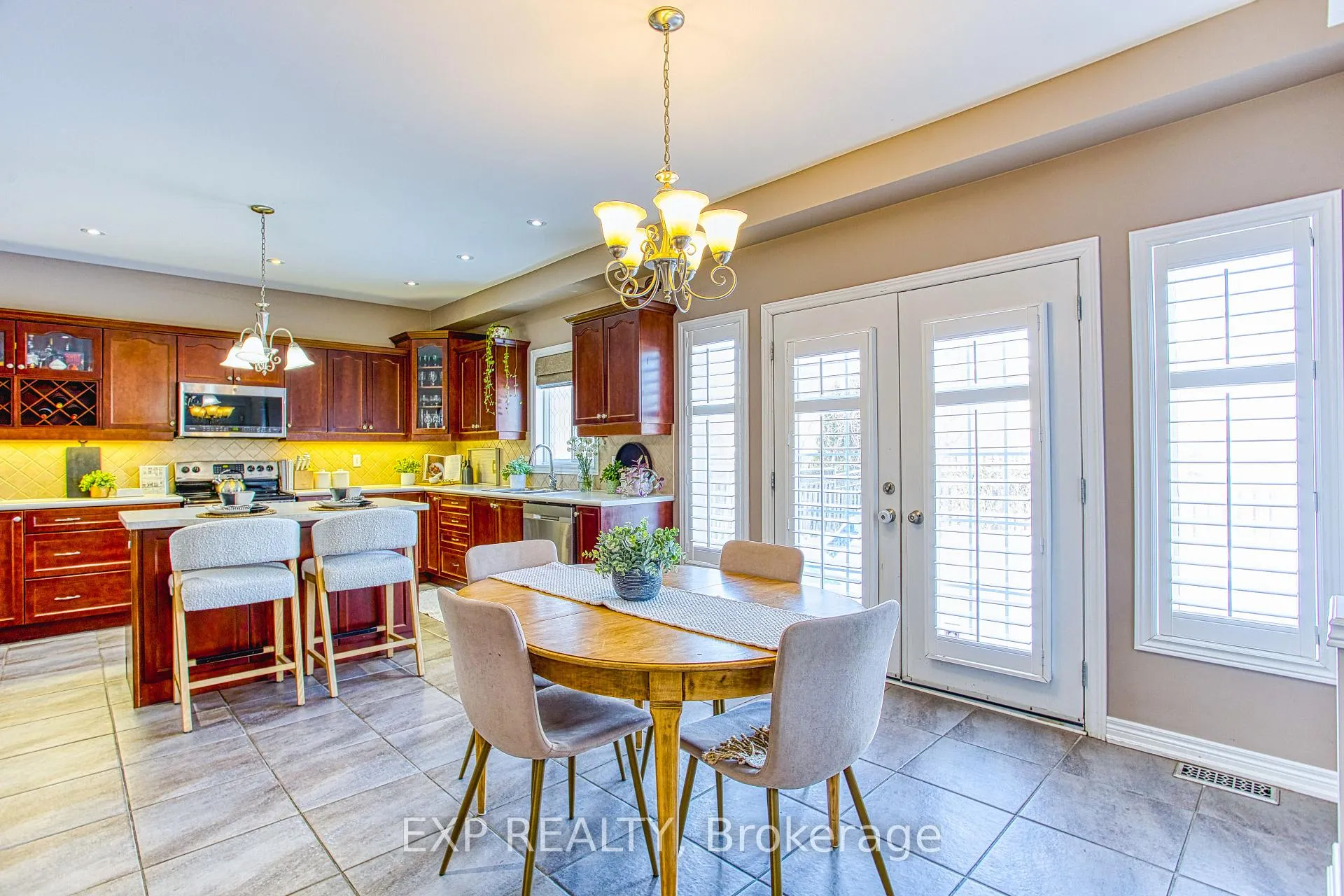 Photo 12 of 52 Biggs Avenue, Hamilton, Meadowlands — HOMEH