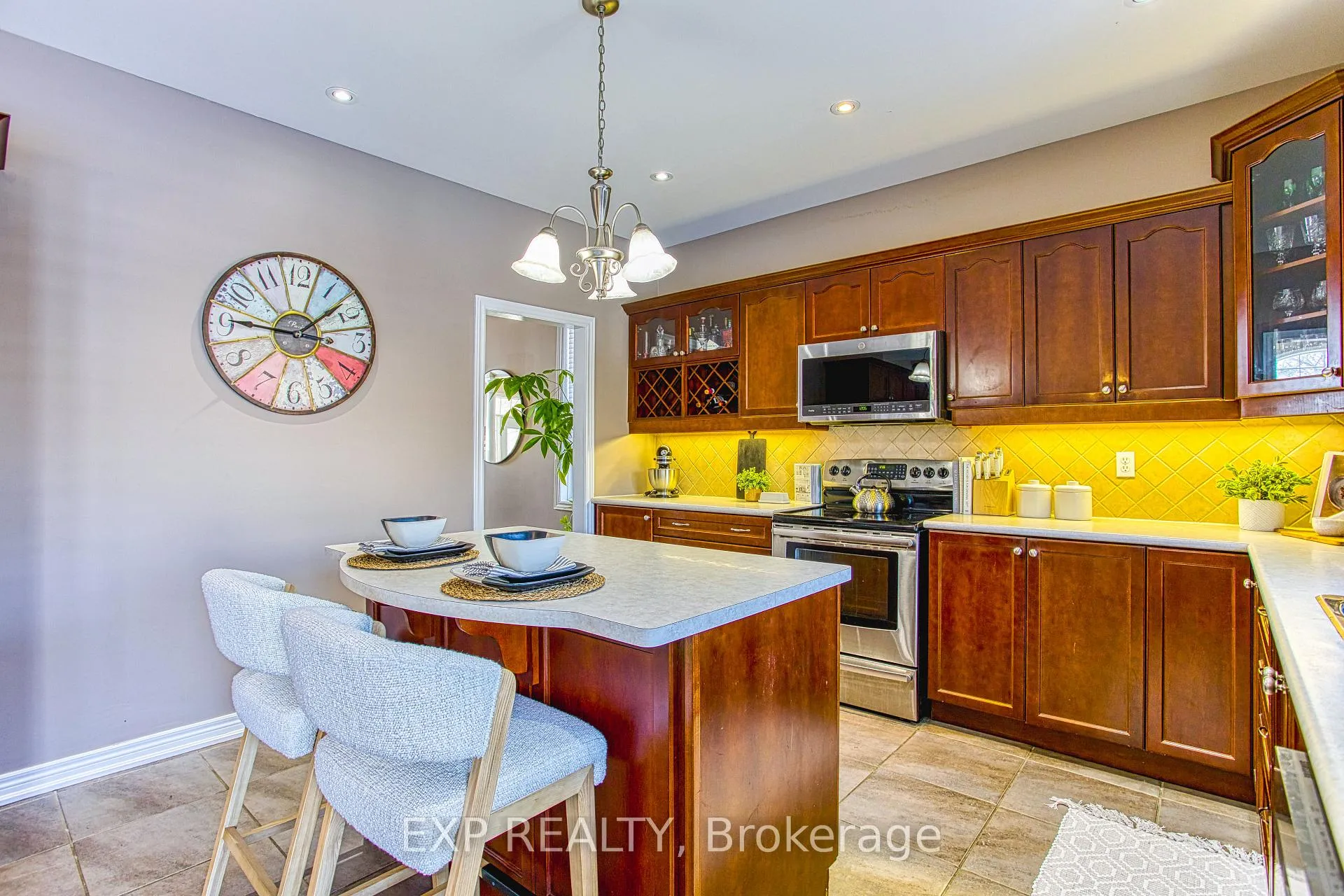 Photo 14 of 52 Biggs Avenue, Hamilton, Meadowlands — HOMEH