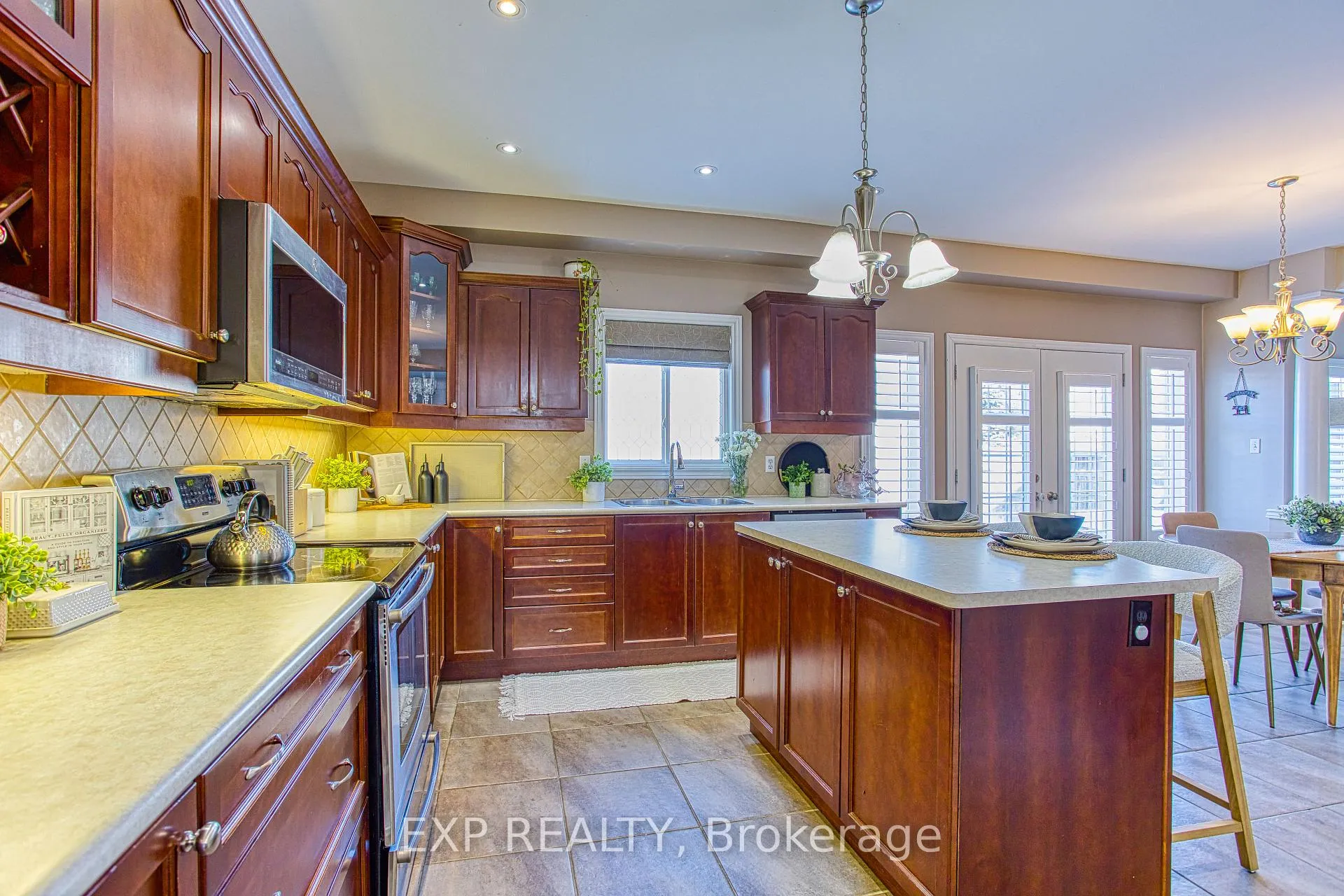Photo 17 of 52 Biggs Avenue, Hamilton, Meadowlands — HOMEH