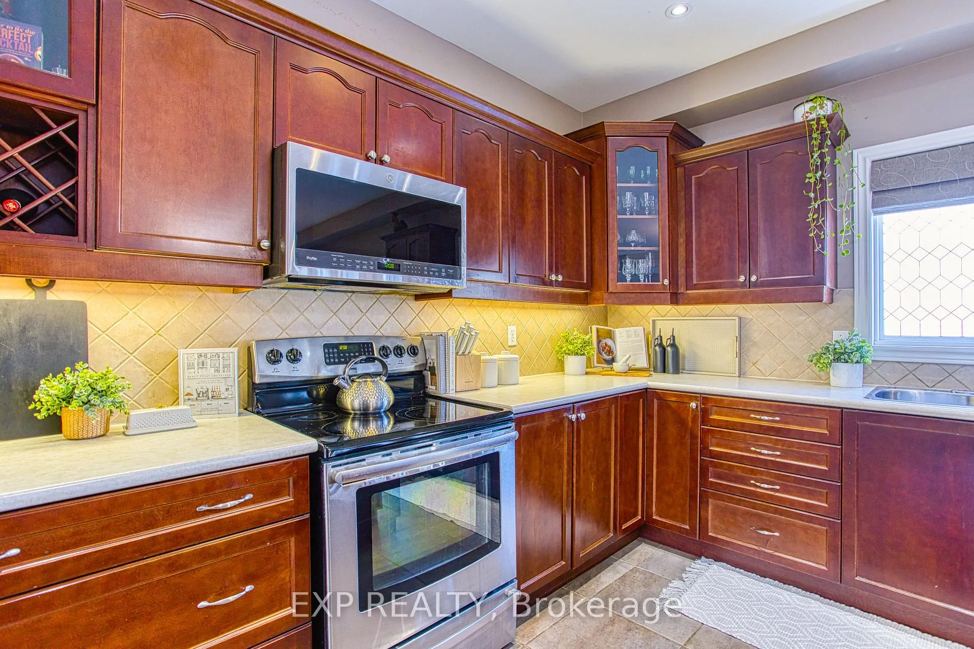 Photo 18 of 52 Biggs Avenue, Hamilton, Meadowlands — HOMEH