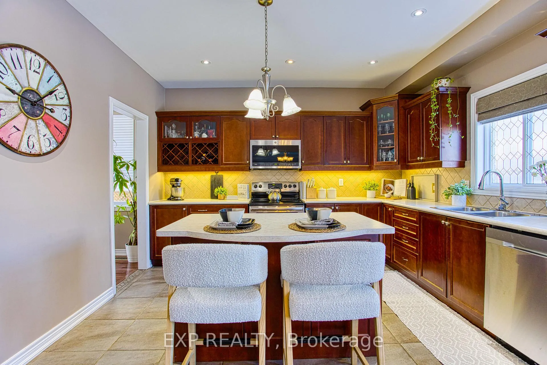 Photo 19 of 52 Biggs Avenue, Hamilton, Meadowlands — HOMEH