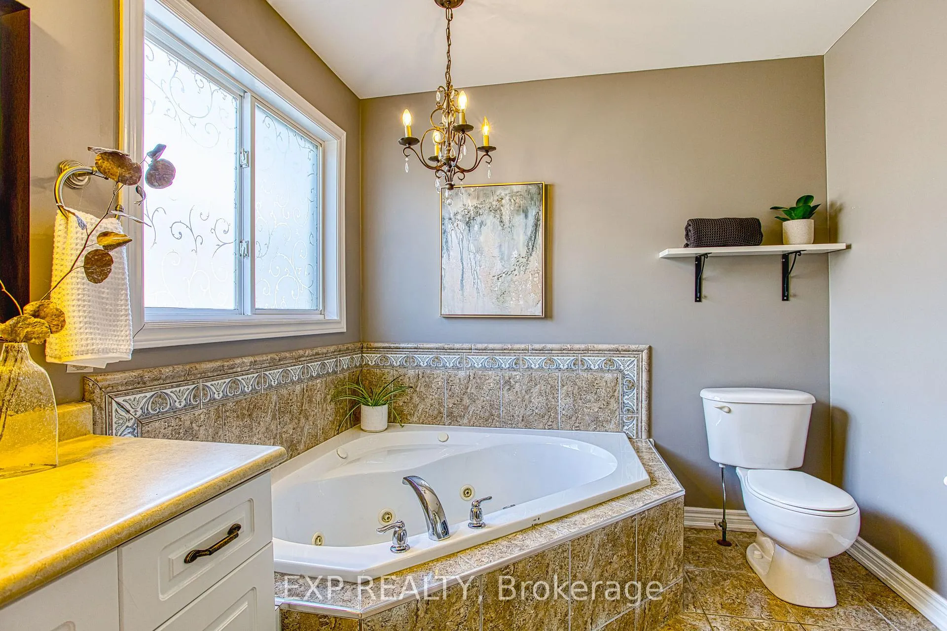 Photo 32 of 52 Biggs Avenue, Hamilton, Meadowlands — HOMEH