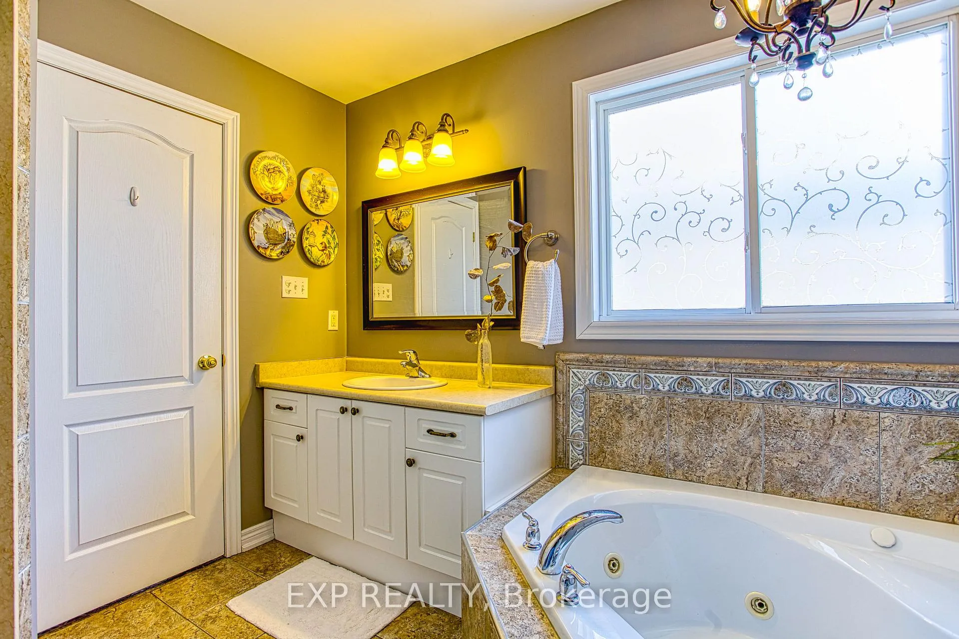 Photo 33 of 52 Biggs Avenue, Hamilton, Meadowlands — HOMEH