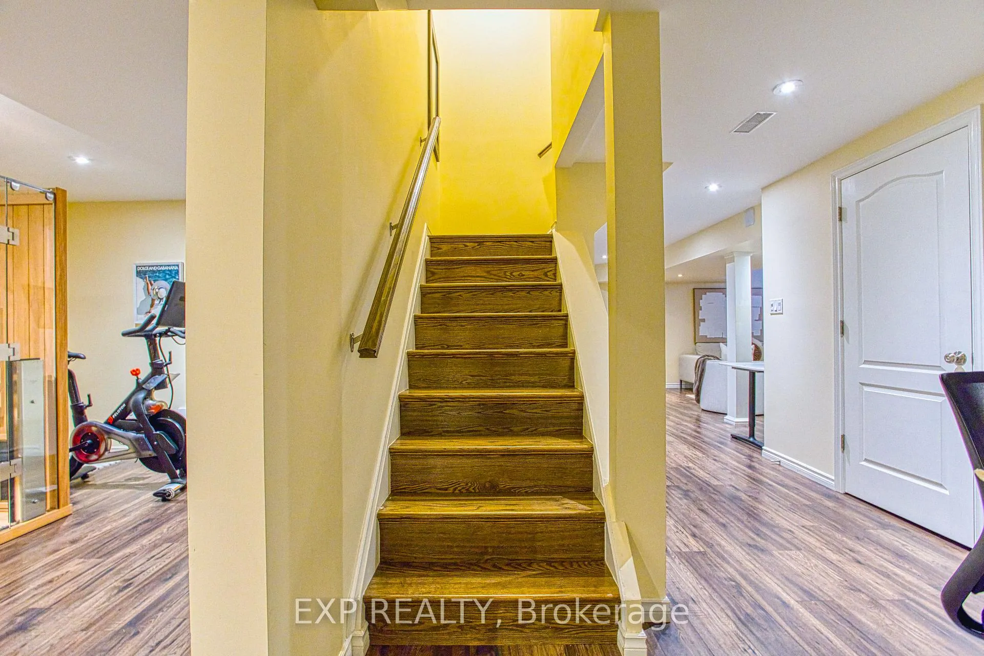 Photo 38 of 52 Biggs Avenue, Hamilton, Meadowlands — HOMEH