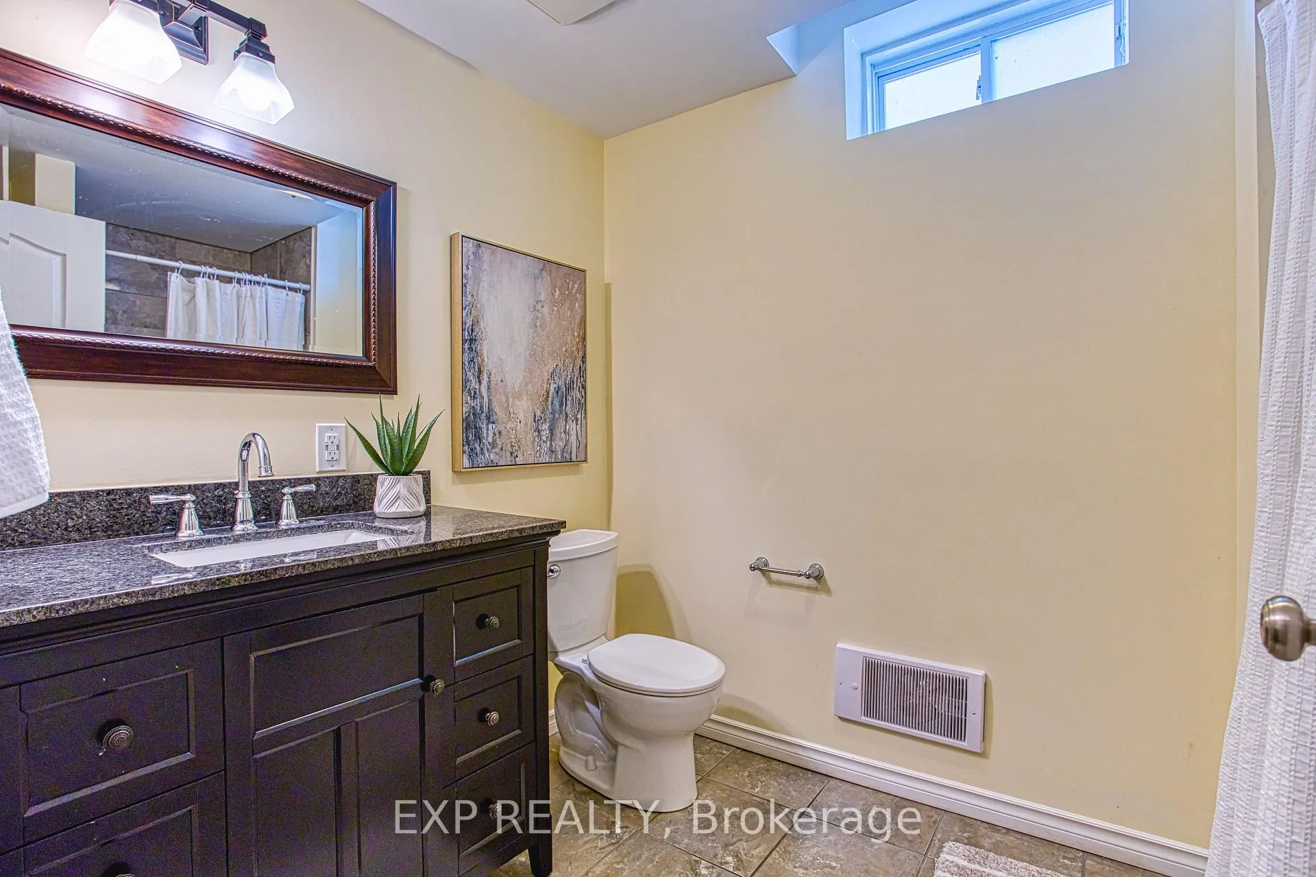 Photo 39 of 52 Biggs Avenue, Hamilton, Meadowlands — HOMEH