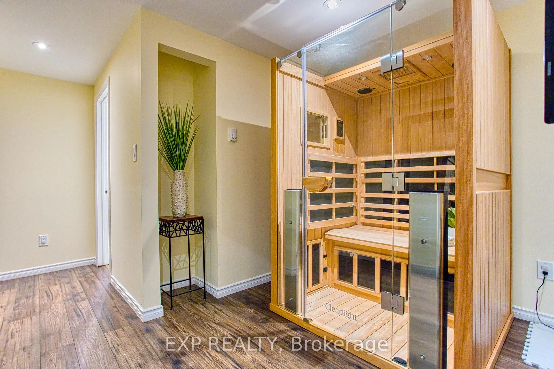 Photo 41 of 52 Biggs Avenue, Hamilton, Meadowlands — HOMEH