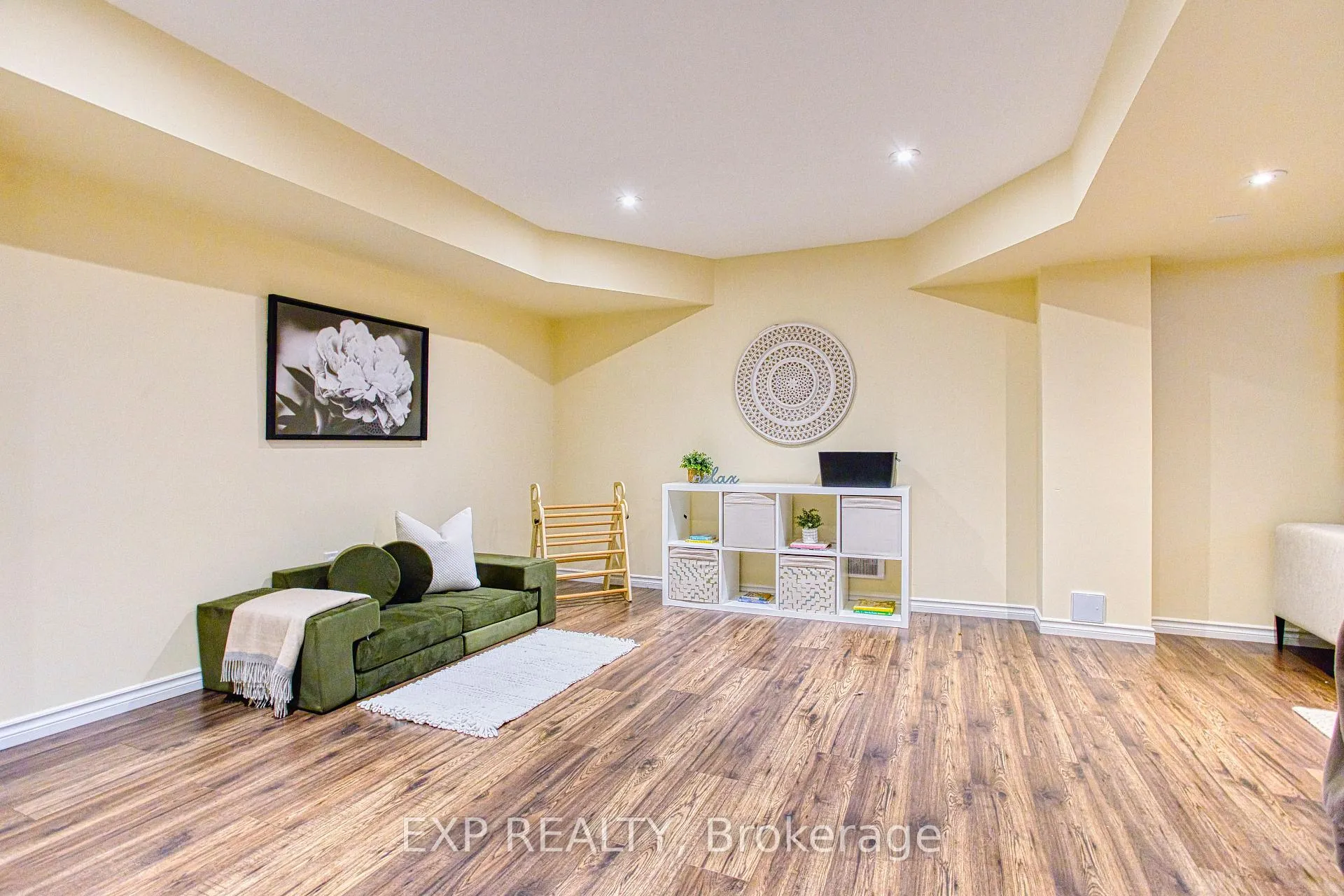 Photo 45 of 52 Biggs Avenue, Hamilton, Meadowlands — HOMEH