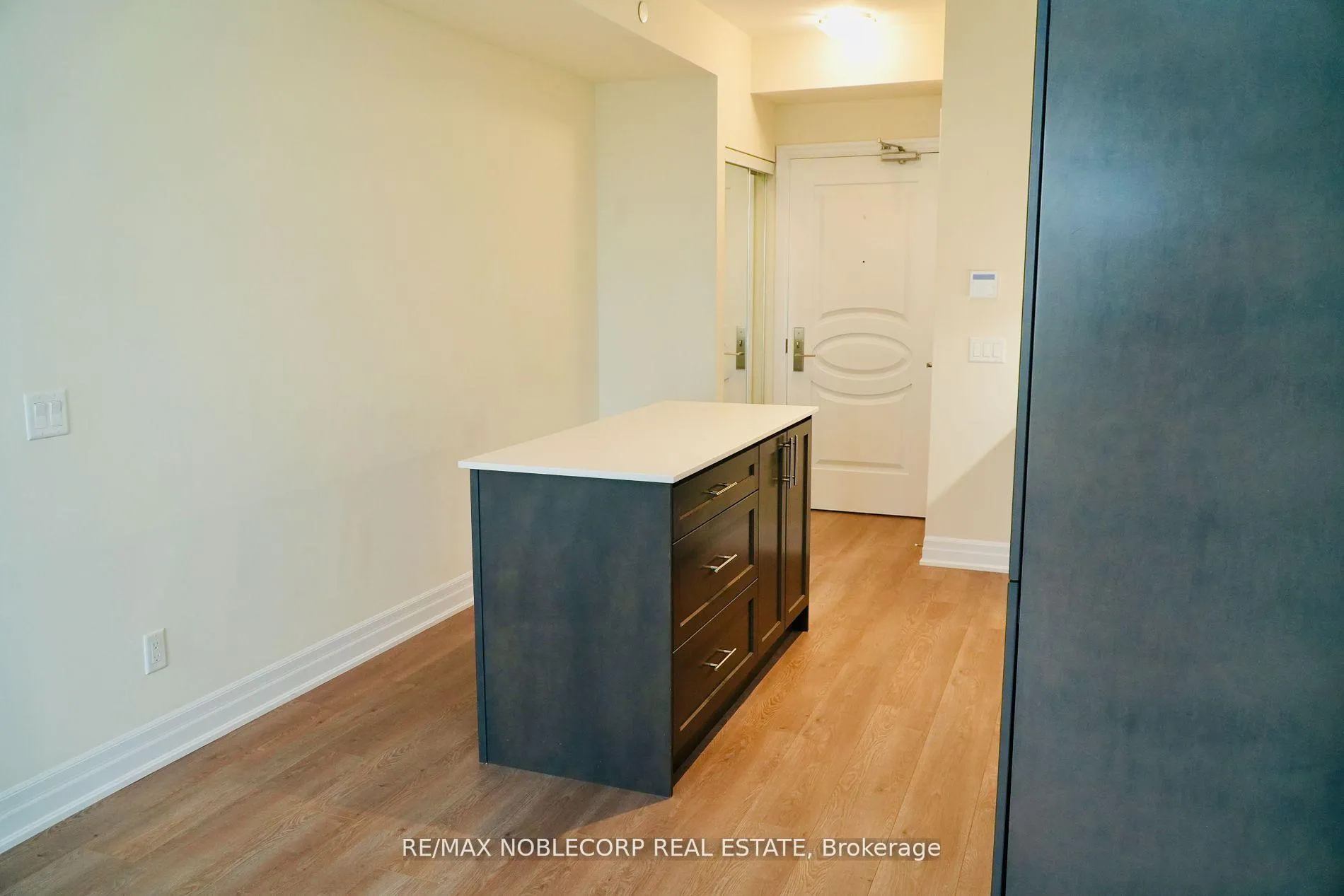 Photo 6 of Unit 1511, 9085 Jane Street, Vaughan, Concord — HOMEH