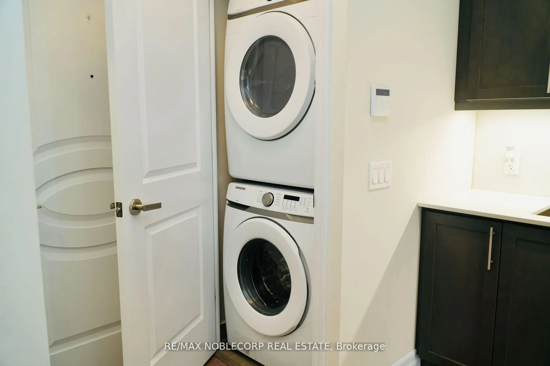 Photo 11 of Unit 1511, 9085 Jane Street, Vaughan, Concord — HOMEH