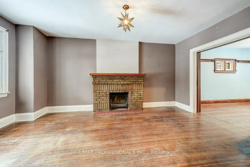 Photo 11 of 140 Hillsdale Avenue E, Toronto, Mount Pleasant East — HOMEH