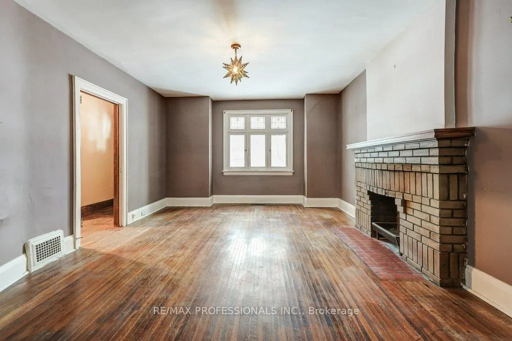 Photo 13 of 140 Hillsdale Avenue E, Toronto, Mount Pleasant East — HOMEH