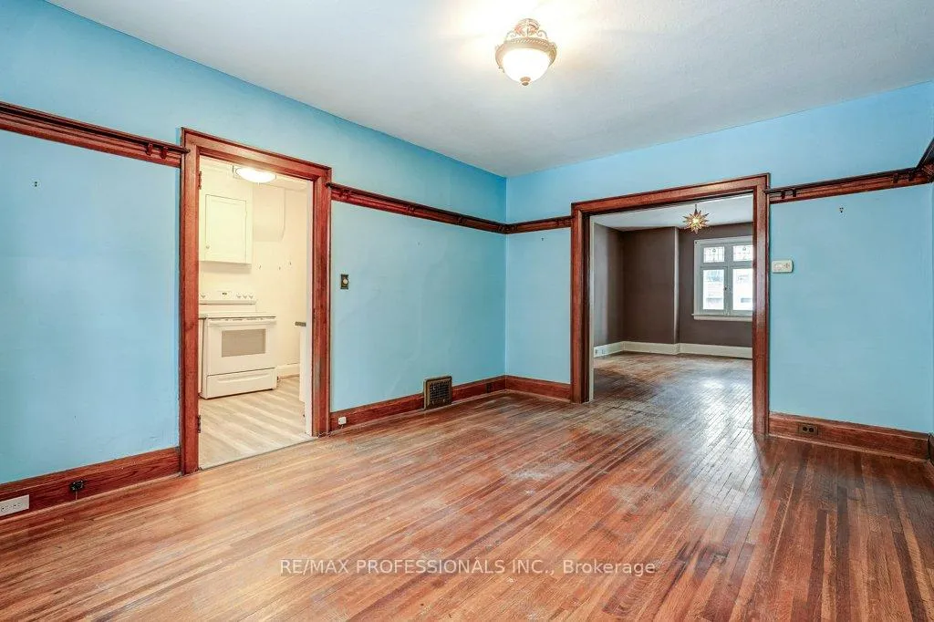 Photo 15 of 140 Hillsdale Avenue E, Toronto, Mount Pleasant East — HOMEH