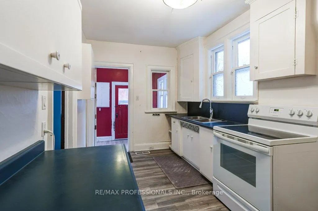 Photo 19 of 140 Hillsdale Avenue E, Toronto, Mount Pleasant East — HOMEH