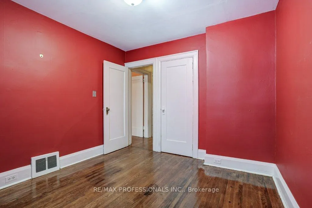 Photo 25 of 140 Hillsdale Avenue E, Toronto, Mount Pleasant East — HOMEH