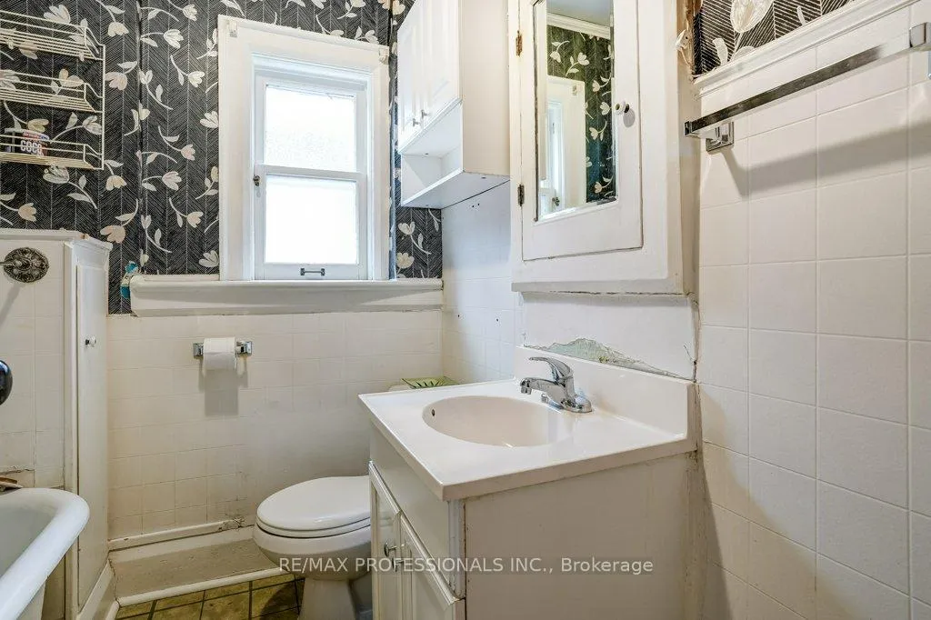 Photo 26 of 140 Hillsdale Avenue E, Toronto, Mount Pleasant East — HOMEH