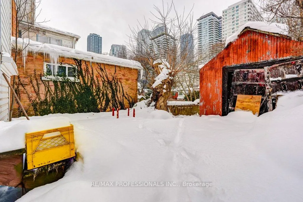 Photo 35 of 140 Hillsdale Avenue E, Toronto, Mount Pleasant East — HOMEH