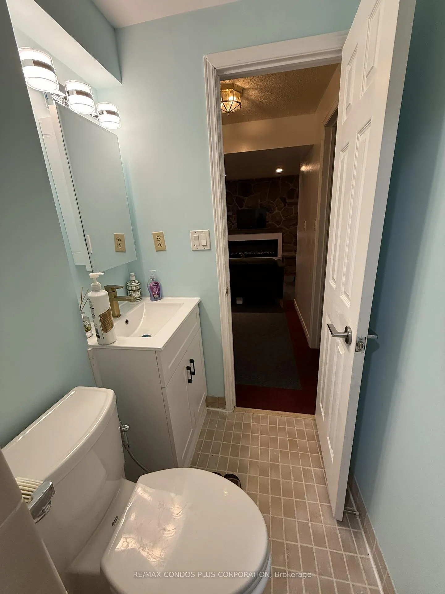 Photo 9 of 7 Mckelvey Drive, Markham, Aileen-Willowbrook — HOMEH