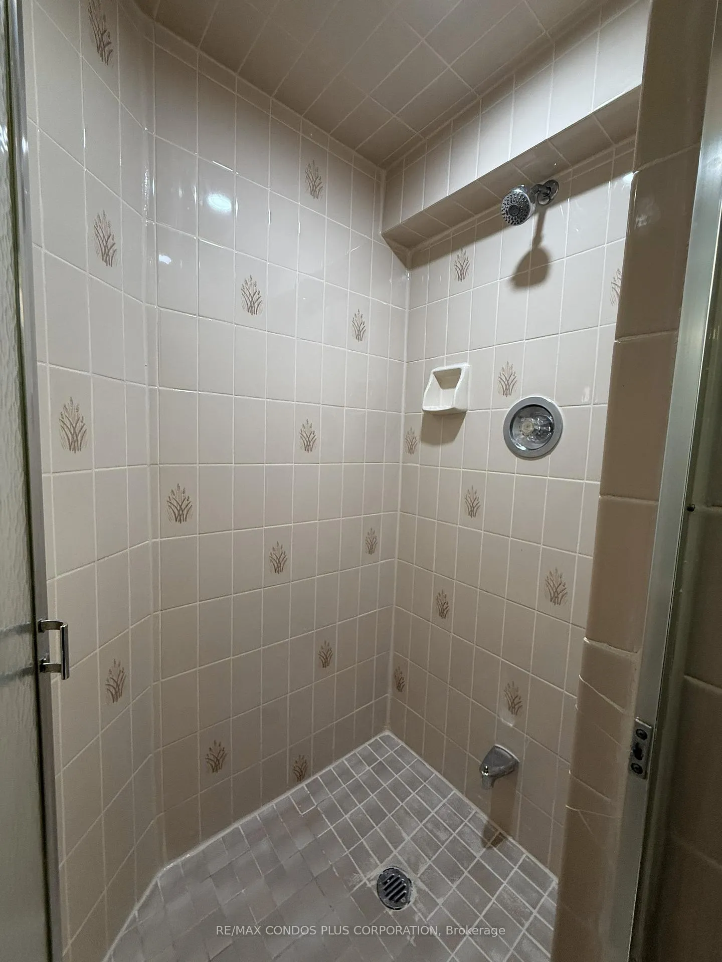 Photo 10 of 7 Mckelvey Drive, Markham, Aileen-Willowbrook — HOMEH