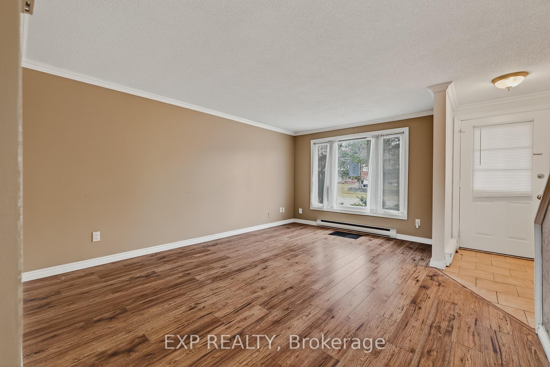Photo 3 of 171 Marksam Road, Guelph, Willow West/Sugarbush/West Acres — HOMEH