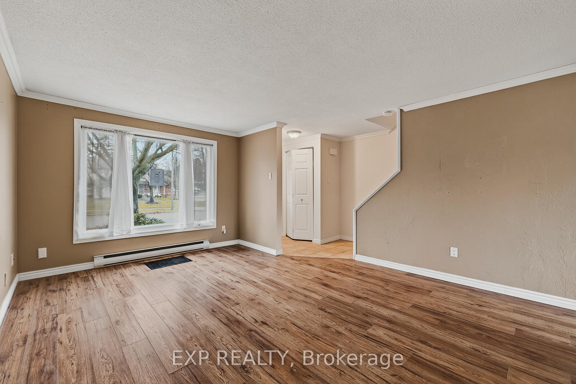 Photo 4 of 171 Marksam Road, Guelph, Willow West/Sugarbush/West Acres — HOMEH