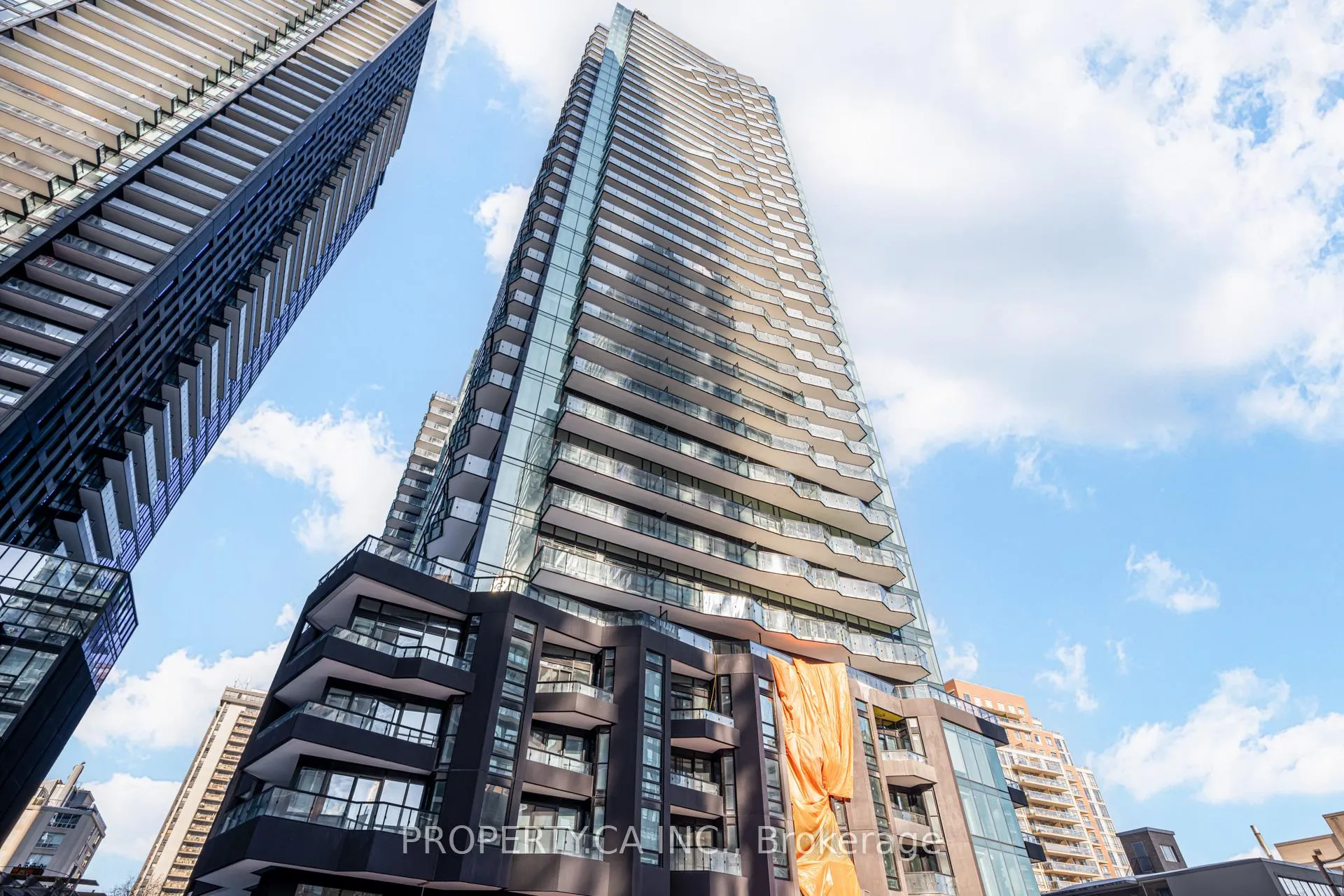 Photo 1 of Unit 2404S, 110 Broadway Avenue, Toronto, Mount Pleasant West — HOMEH