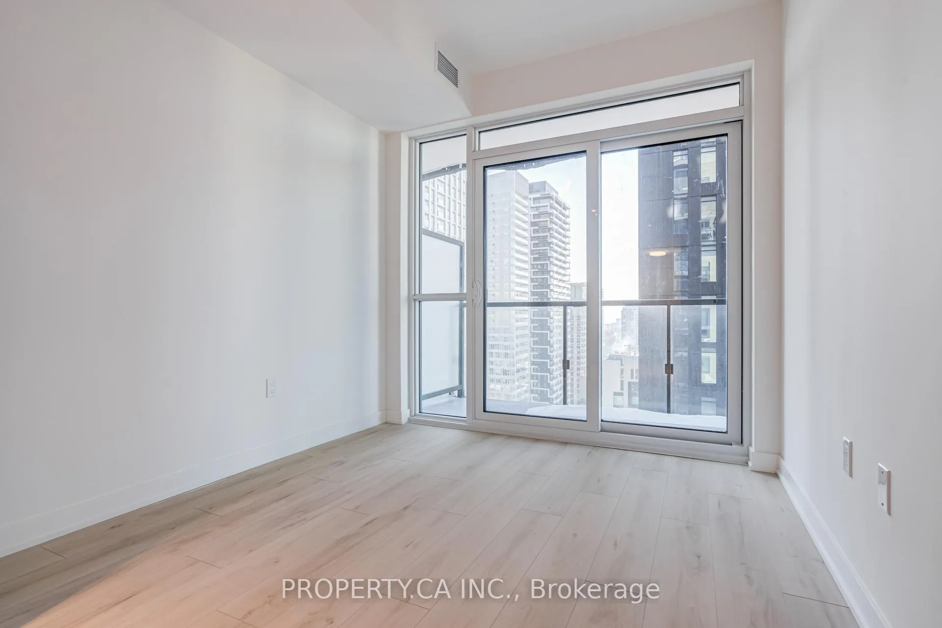 Photo 11 of Unit 2404S, 110 Broadway Avenue, Toronto, Mount Pleasant West — HOMEH