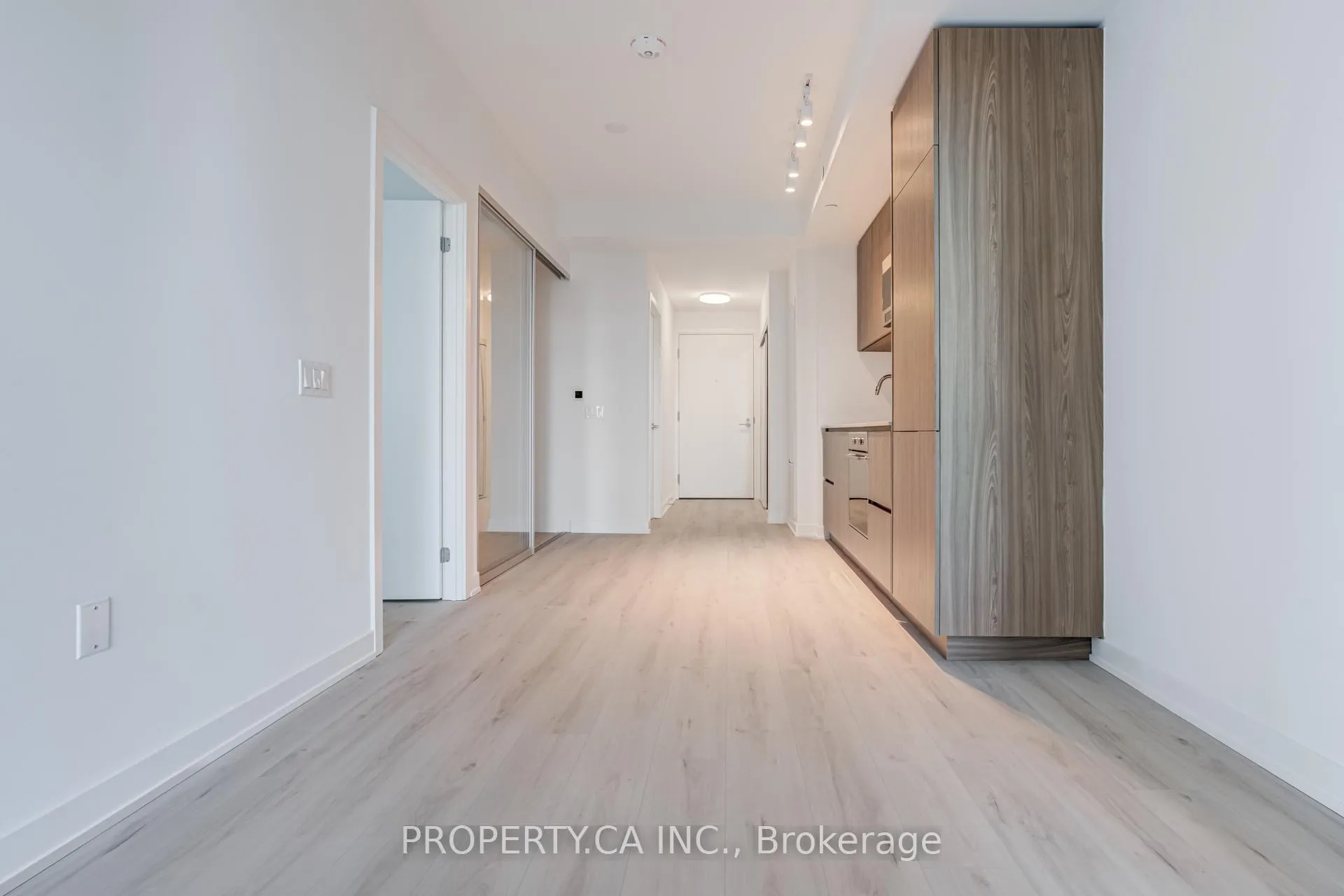 Photo 12 of Unit 2404S, 110 Broadway Avenue, Toronto, Mount Pleasant West — HOMEH