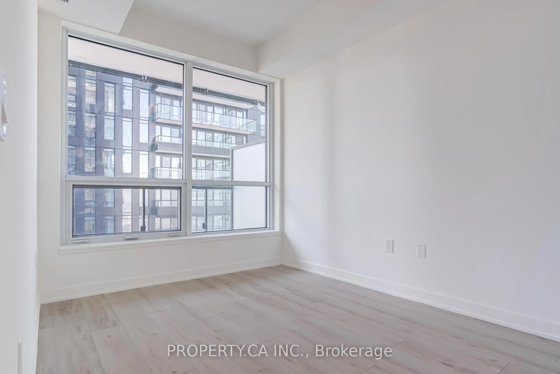 Photo 14 of Unit 2404S, 110 Broadway Avenue, Toronto, Mount Pleasant West — HOMEH
