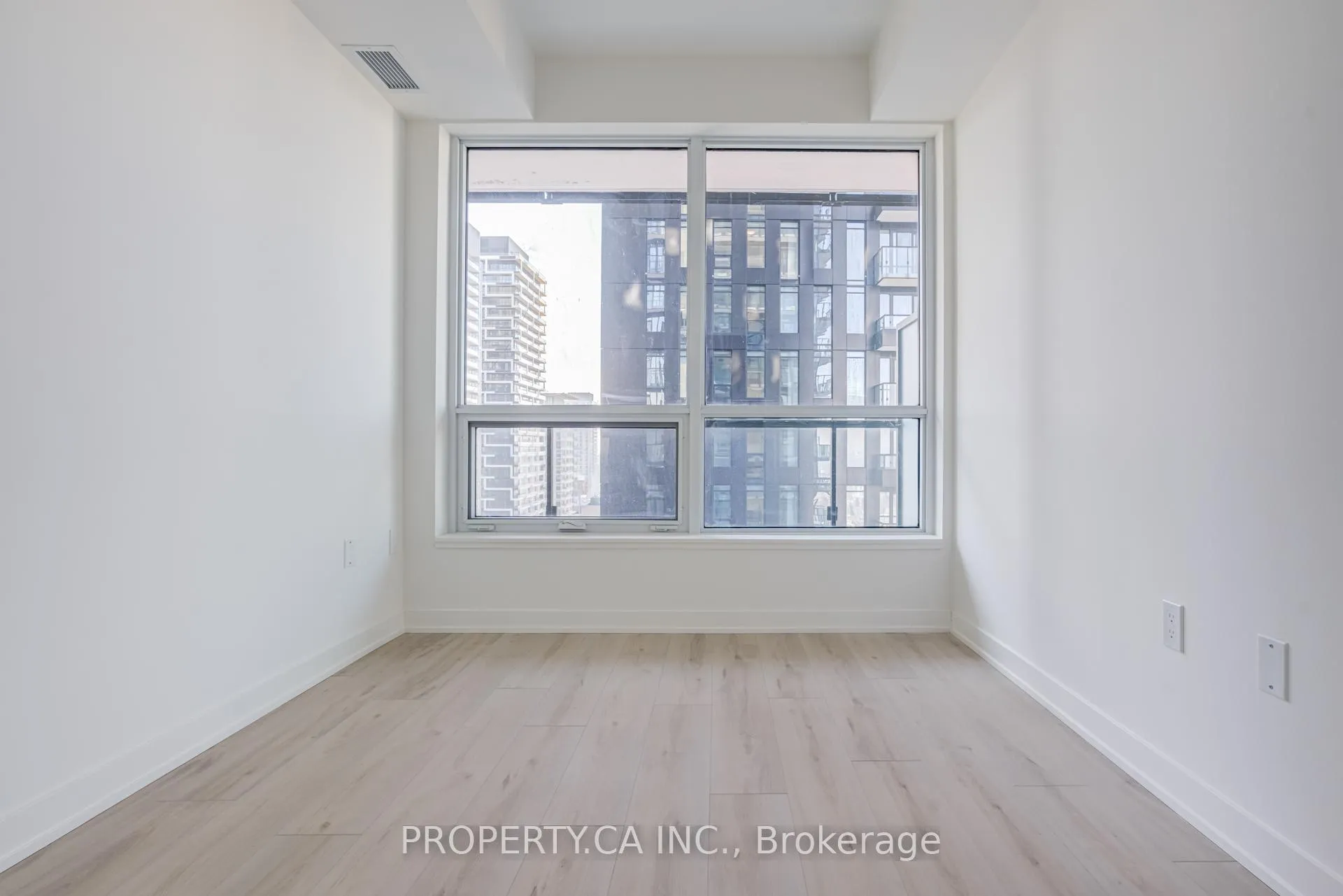 Photo 15 of Unit 2404S, 110 Broadway Avenue, Toronto, Mount Pleasant West — HOMEH