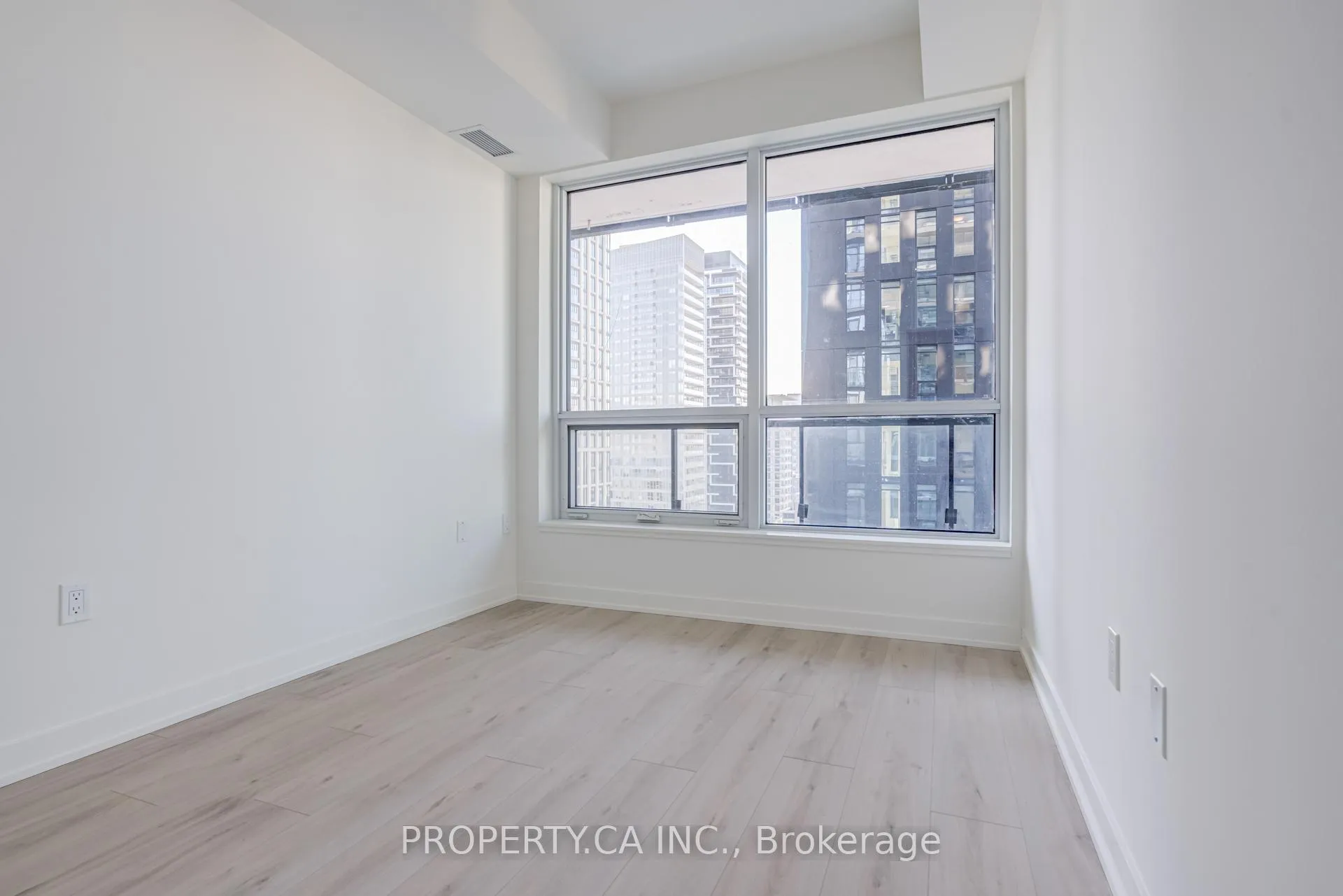 Photo 16 of Unit 2404S, 110 Broadway Avenue, Toronto, Mount Pleasant West — HOMEH